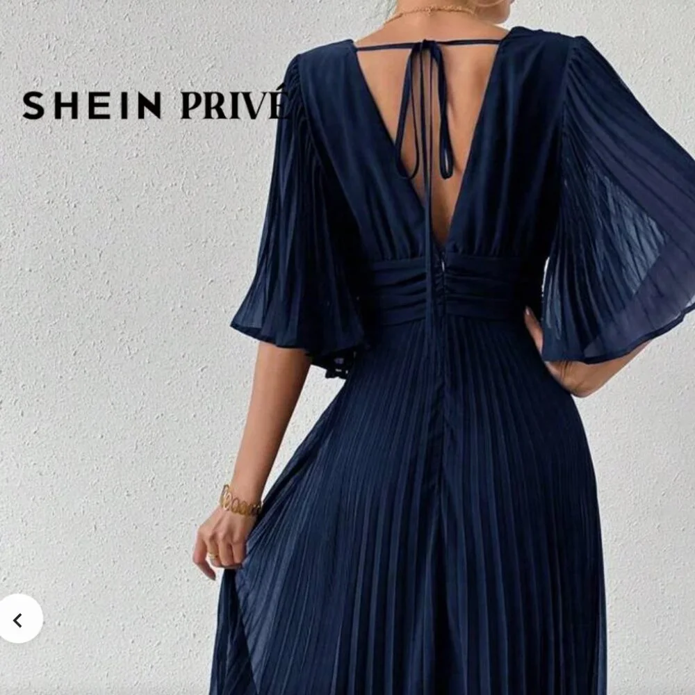 Navy blue gown - Picture 2 of 5